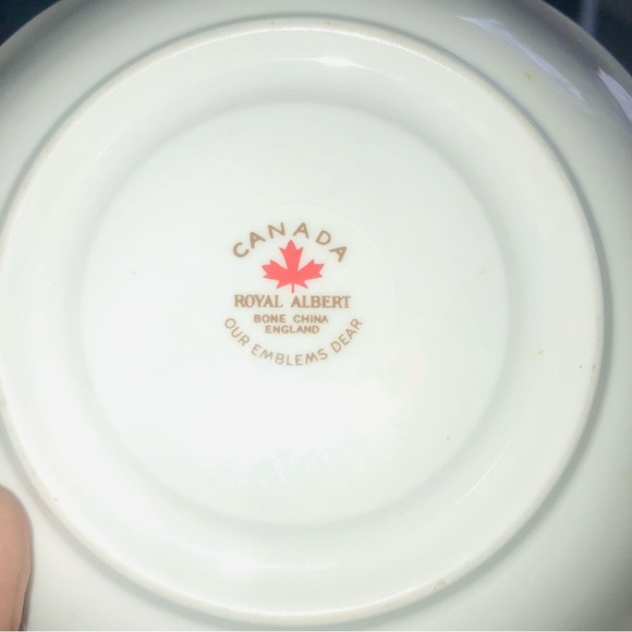 Royal Albert Canada Emblem Teacup - “ Our Emblems Dear” fluted teacup- - Picture 7 of 10